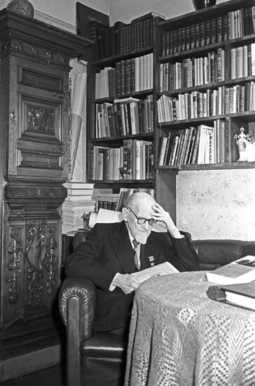 Academician Avgust Kirhenshteyn