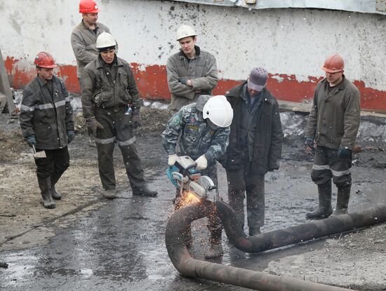 Maintenance and repair work in Raspadskaya coal mine