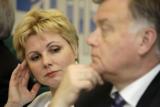 Yelena Gagarina, Vladimir Yakunin