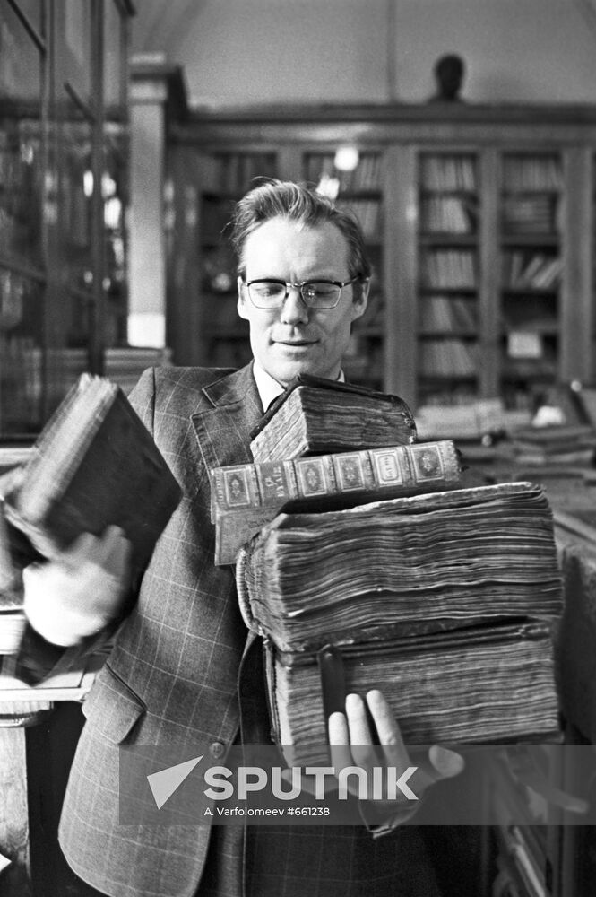 Working at Leningrad State Public Saltykov-Shchedrin Library
