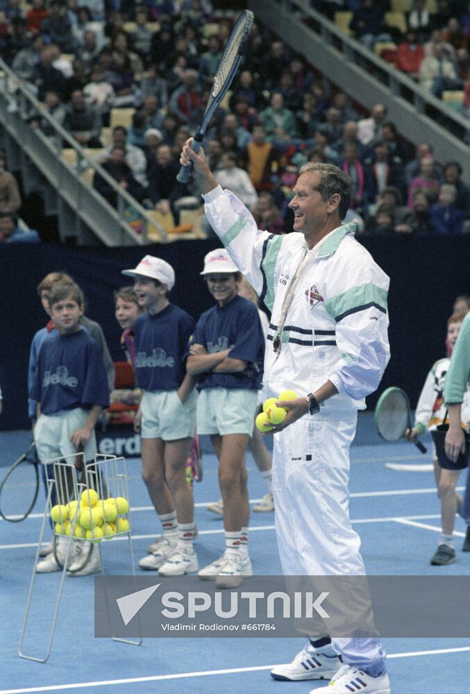 Tennis coach Jeffrey VanderMeer