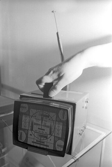 Portable transistor TV set