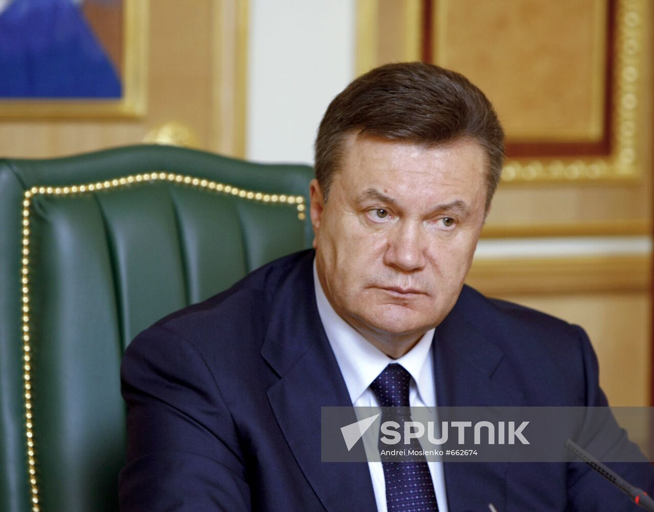 Viktor Yanukovych holds meeting of Euro 2012 committee