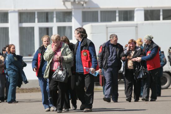 Relatives and journalists evacuated from Raspadskaya coal mine