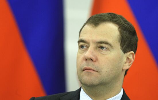 Dmitry Medvedev holds meeting on economic issues