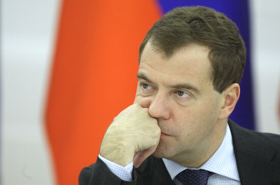 Dmitry Medvedev holds meeting on economic issues