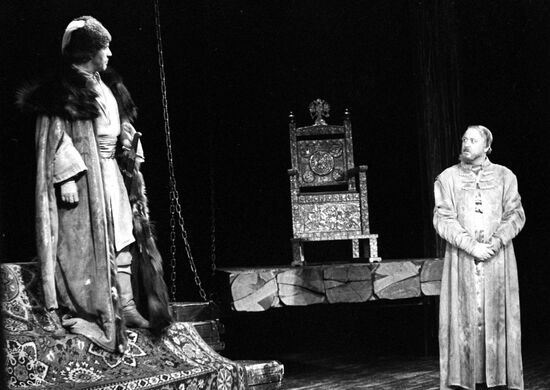 Mikhail Ulyanov and Yury Voluntsev in the play "Stepan Razin"