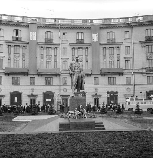 Monument to Maxim Gorky