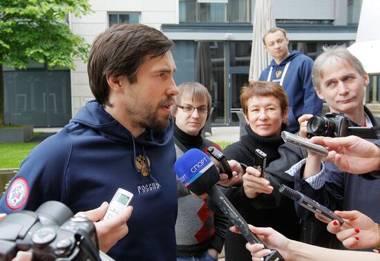 Forward Pavel Datsyuk arrives in Cologne