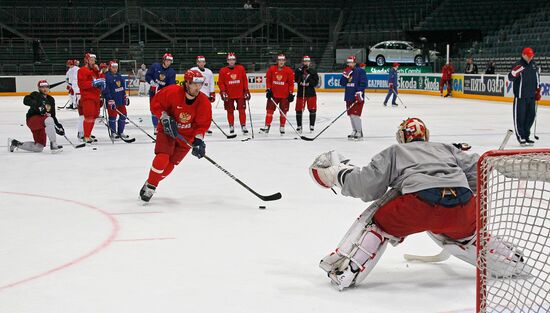 Semyon Varlamov, Vitaly Atyushov