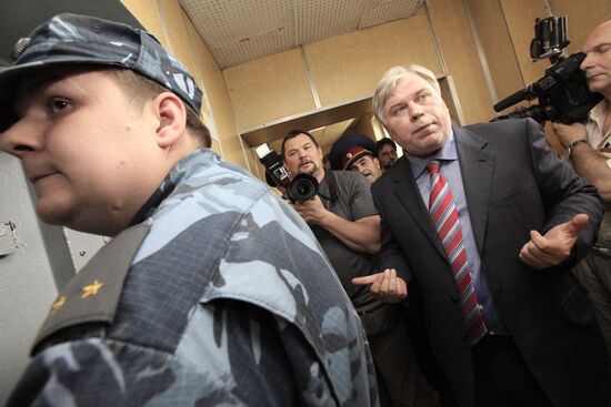 Anatoly Kucherena visits Matrosskaya Tishina detention facility