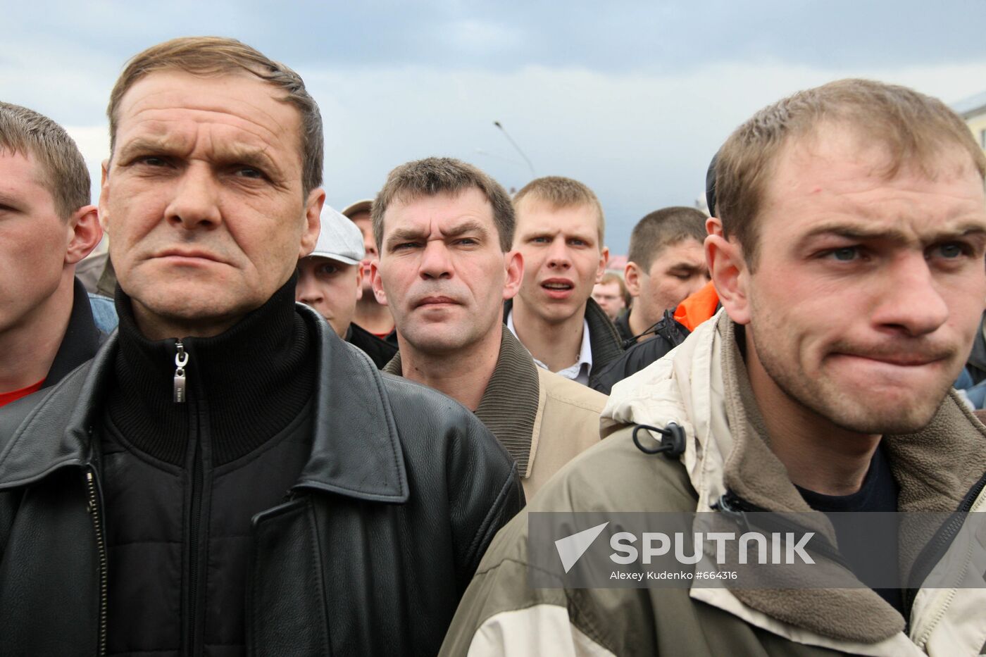 Rally at Raspadskaya mine's House of Culture in Mezhdurechensk
