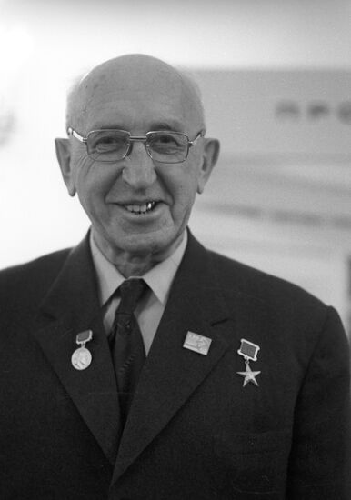 Soviet scientist and metallurgist Alexander Tselikov
