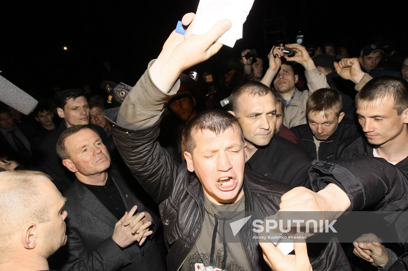 Mezhdurechensk residents block railroad