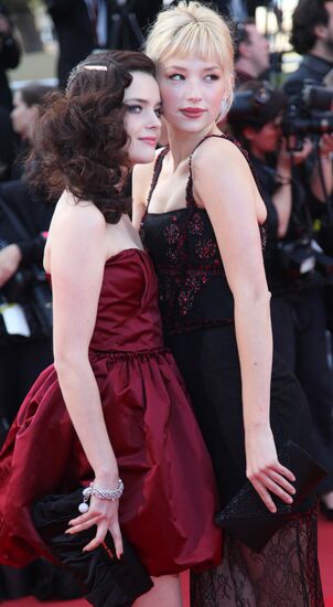 Roxane Mesquida, Haley Bennett
