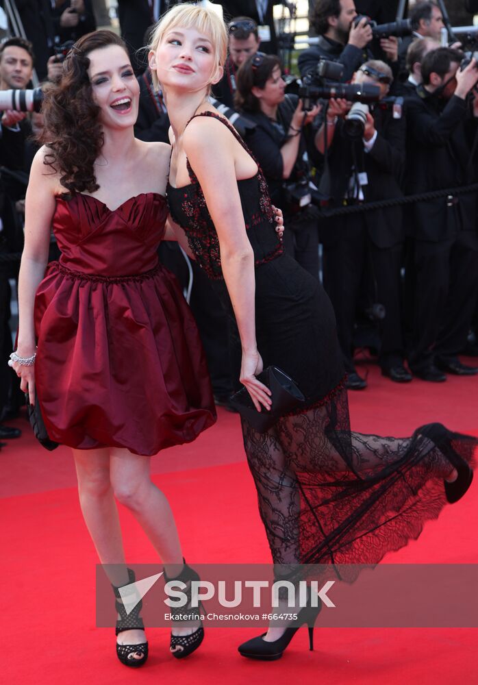 Roxane Mesquida, Haley Bennett
