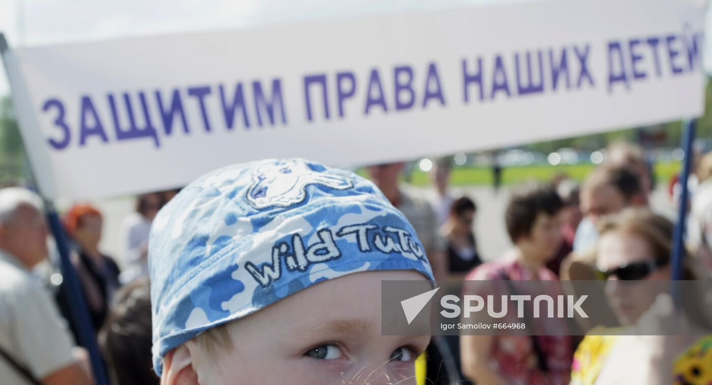 Rally participants