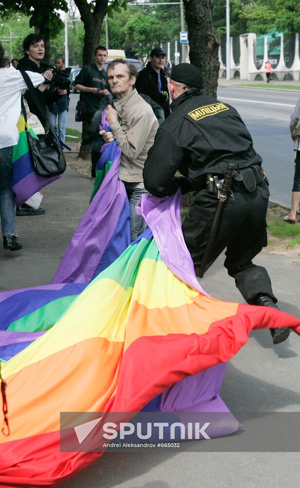 Police breaks up Slavic Gay Parade in Minsk