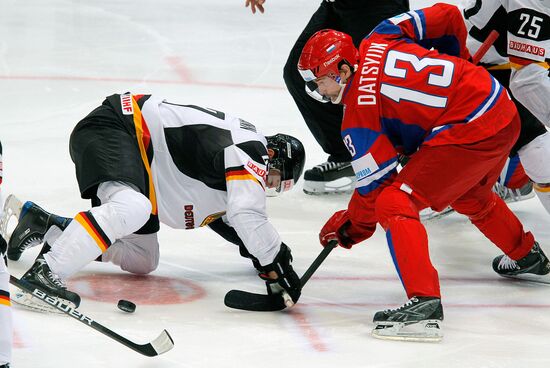 2010 Ice Hockey World Championship: Russia vs. Germany