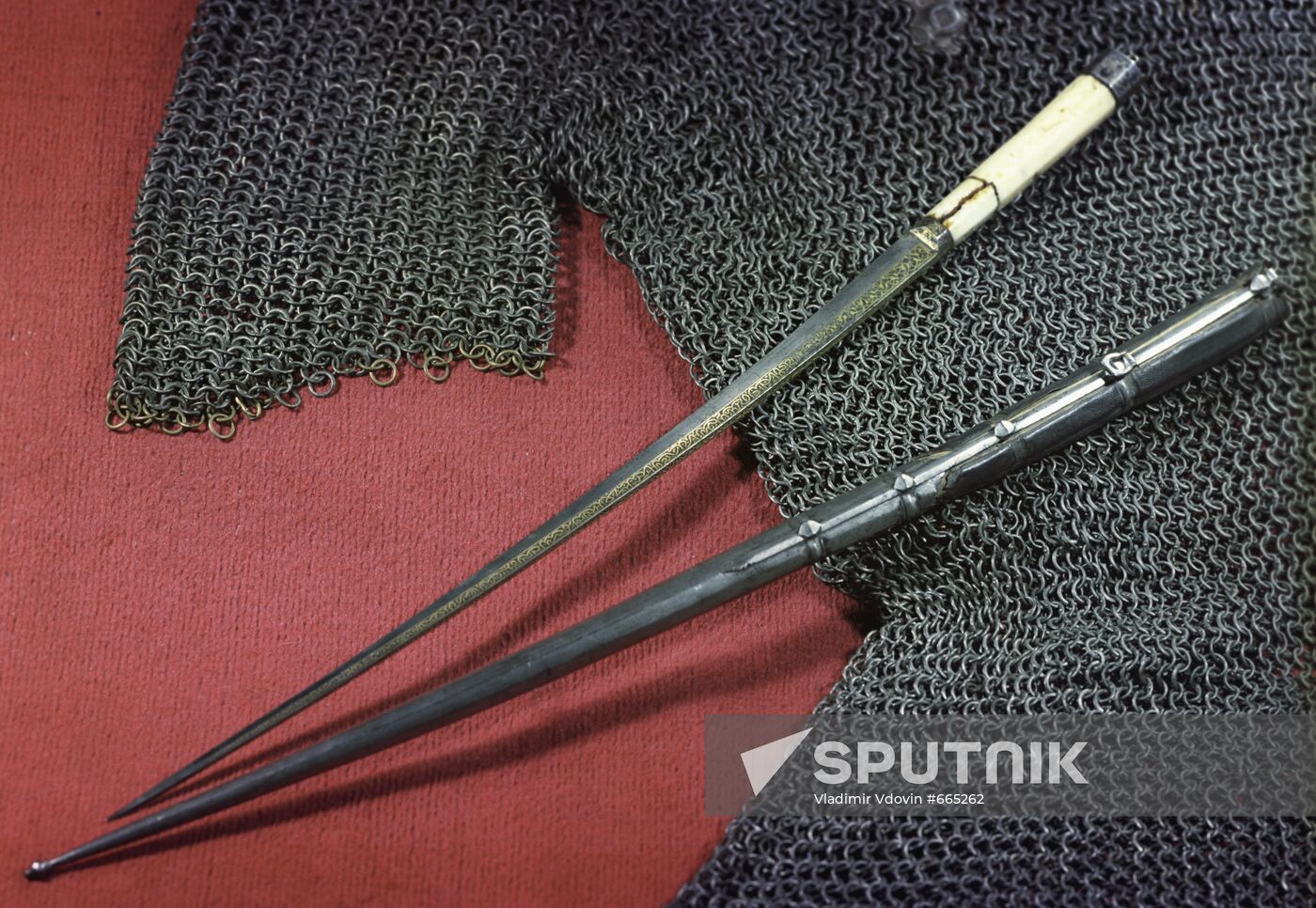 Russian knife carried under bow case