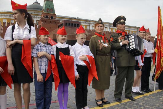 Young Pioneer induction ceremony held at Moscow's Red Square