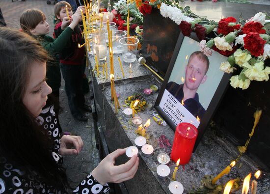 People gather to mourn Raspadskaya mine victims