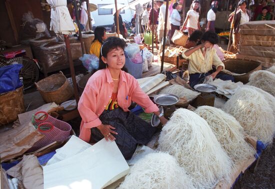 Rice noodles vendor