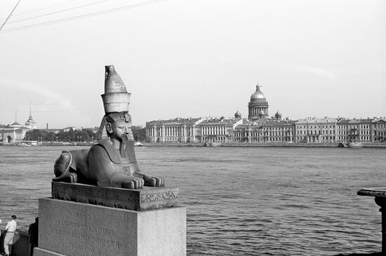 Sphinx on embankment