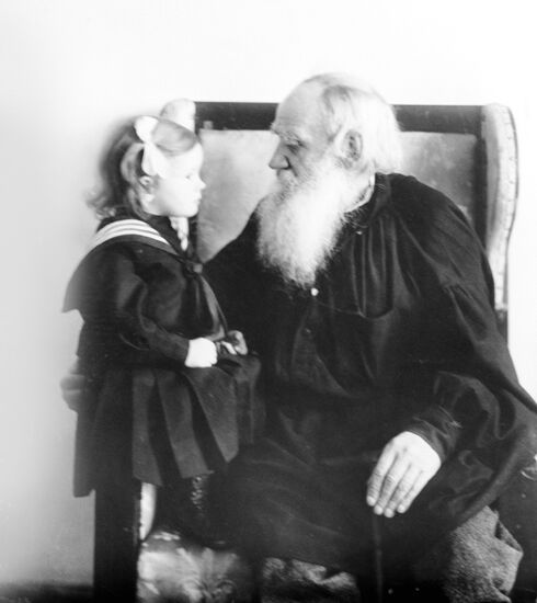 Leo Tolstoy with granddaughter Tanya