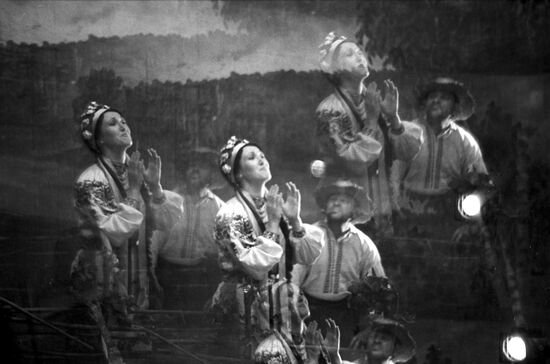 Scene from "Natalka-Poltavka" performance
