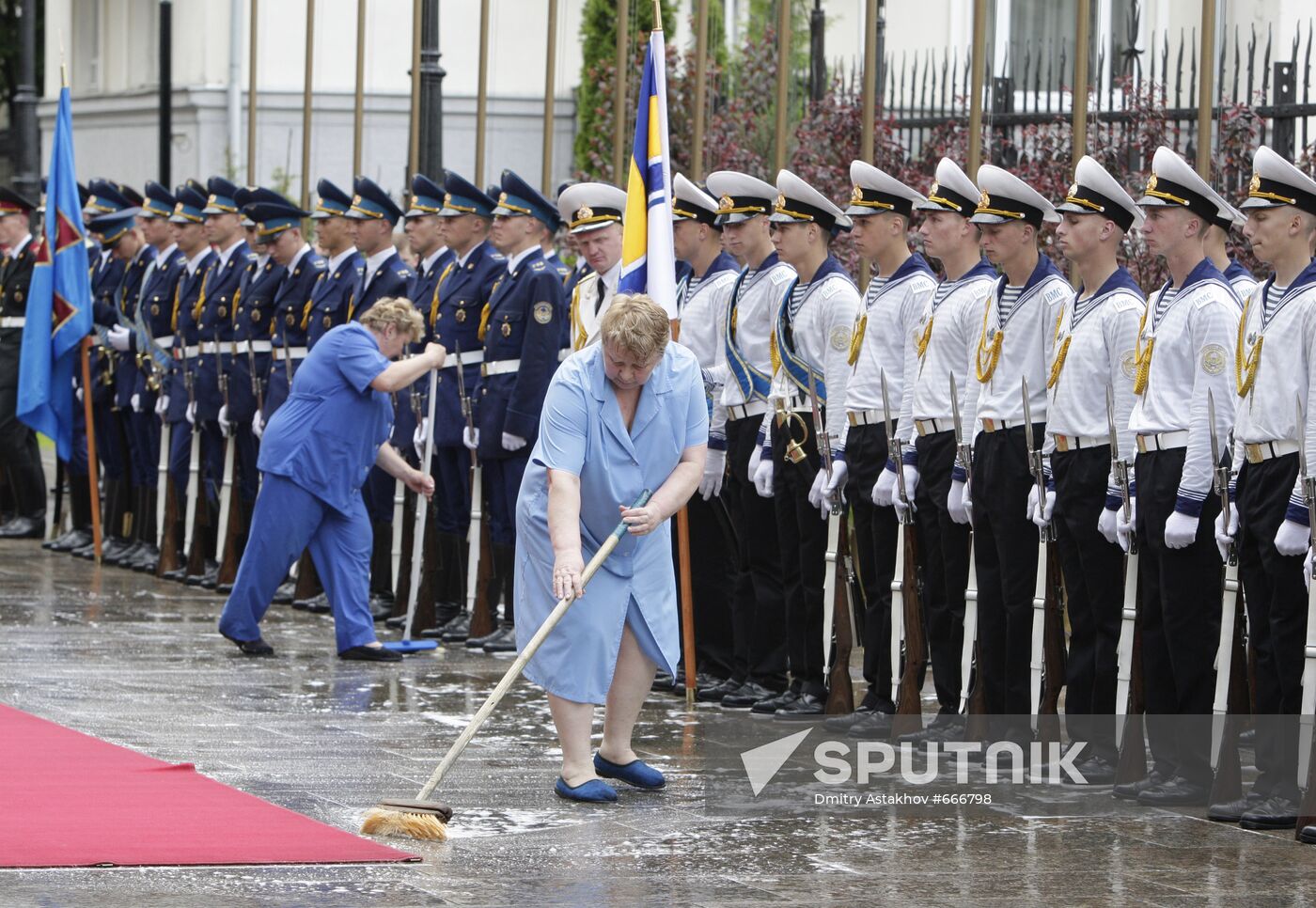 Dmitry Medvedev visits Ukraine