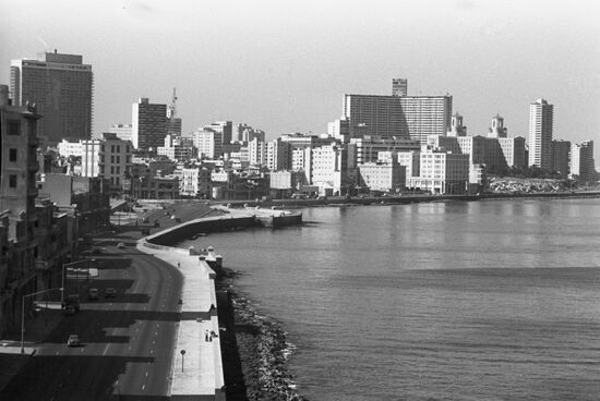 Promenade in Havana