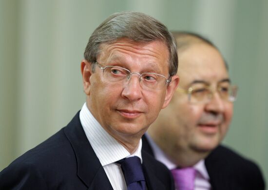 Vladimir Yevtushenkov, Alisher Usmanov