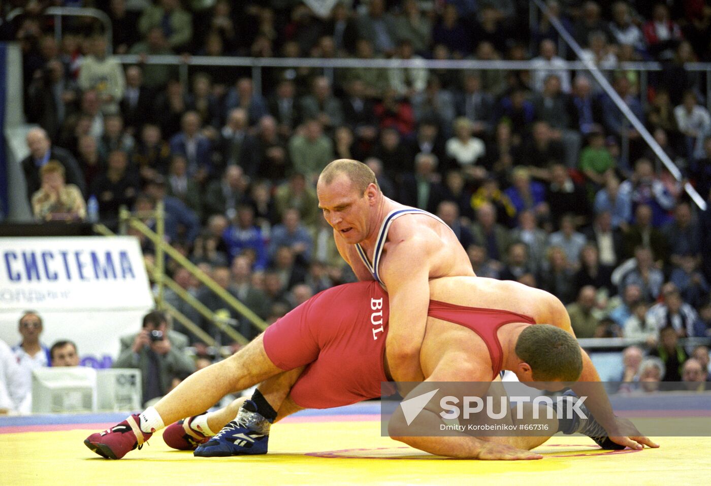 Aleksandr Karelin and Sergey Mureiko in final scrummage