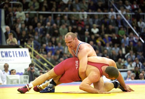 Aleksandr Karelin and Sergey Mureiko in final scrummage