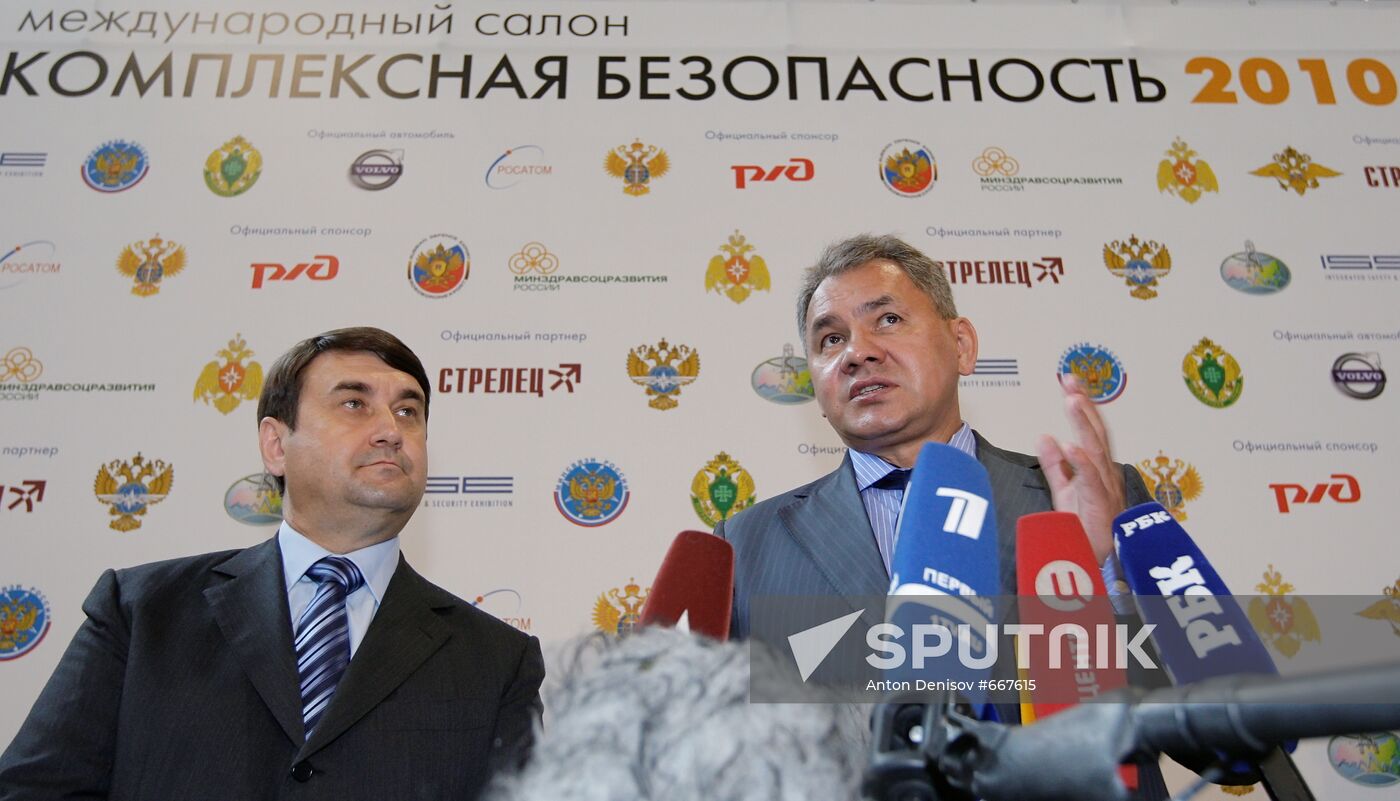 Igor Levitin and Sergei Shoigu