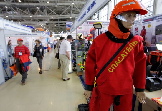 Special suit of rescuer