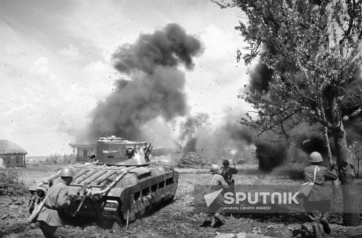 Tank battle near town of Zmiiv