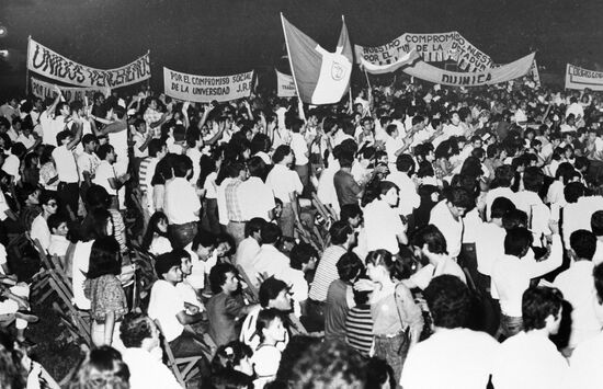 Massive anti-dictatorship demonstration in Asuncion