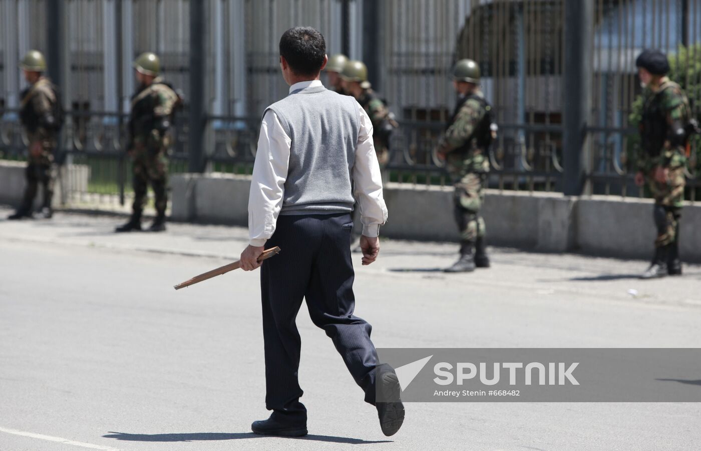 New clashes hit Kyrgyzstan