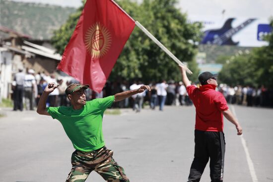 New clashes hit Kyrgyzstan