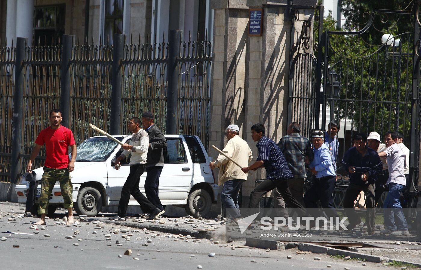 New clashes hit Kyrgyzstan