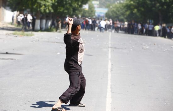 New clashes hit Kyrgyzstan