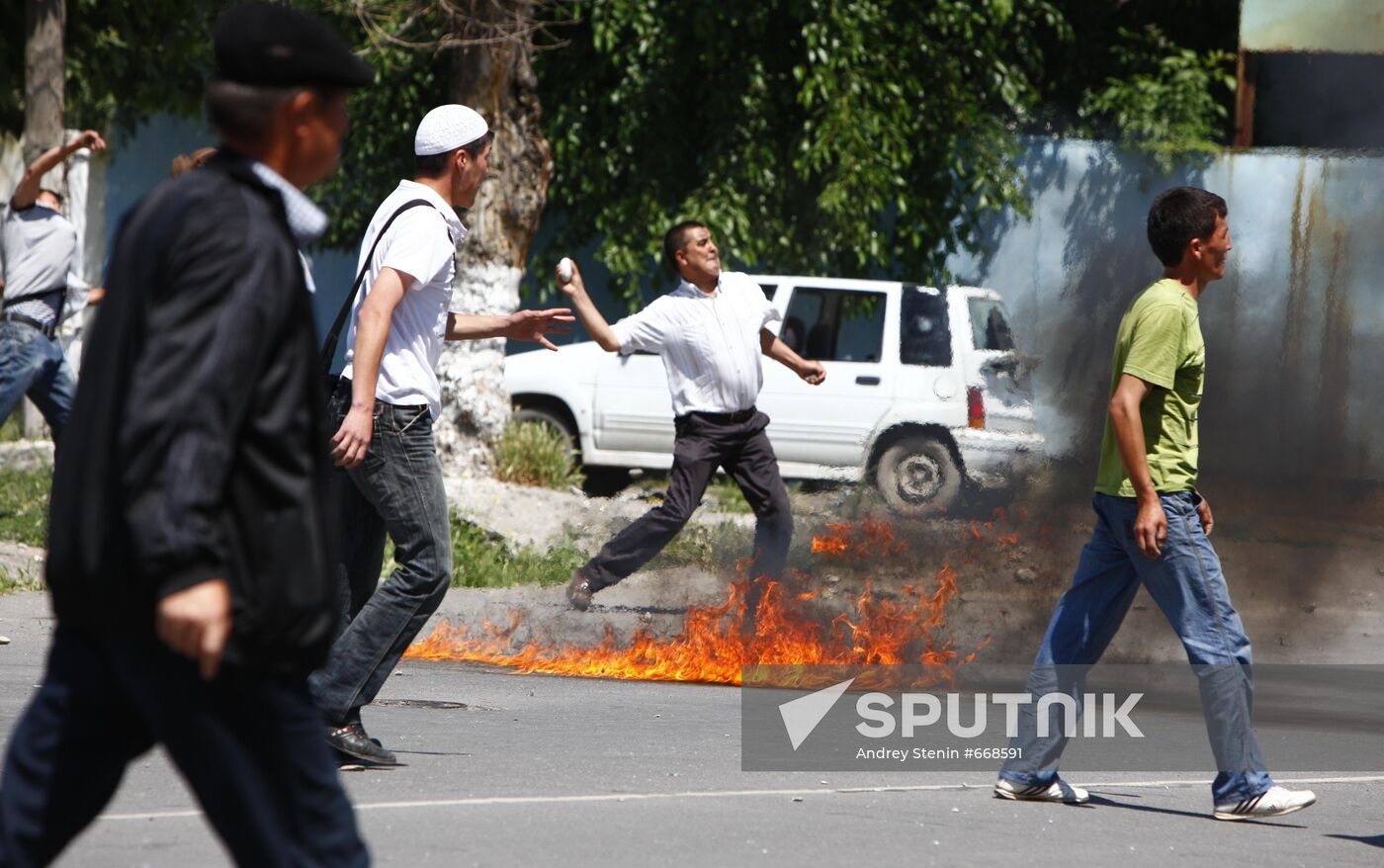 New clashes hit Kyrgyzstan