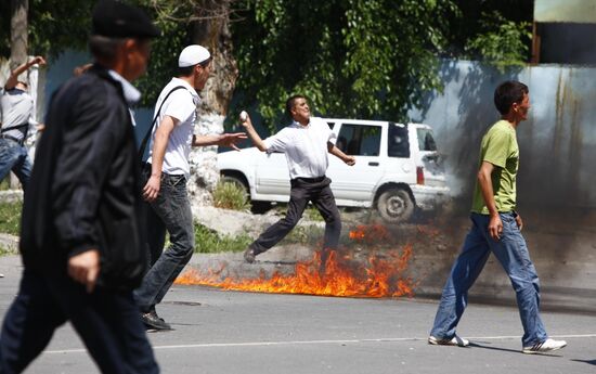 New clashes hit Kyrgyzstan