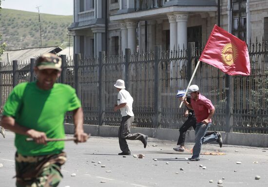 New clashes hit Kyrgyzstan