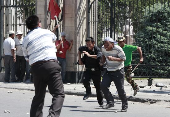New clashes hit Kyrgyzstan