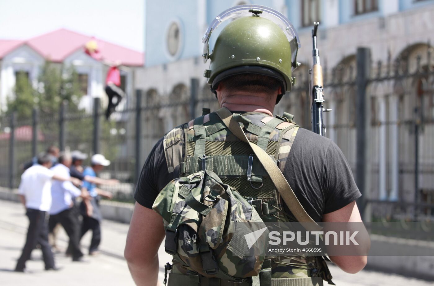New clashes hit Kyrgyzstan