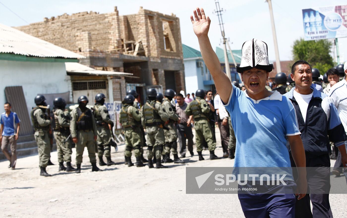 New clashes hit Kyrgyzstan