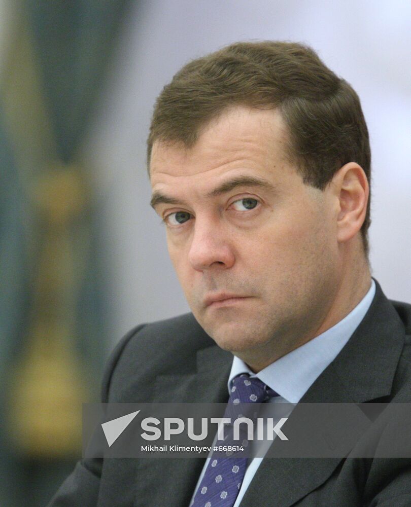 Dmitry Medvedev chairs meeting on human rights issues